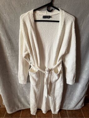 PrettyLittleThing Cream Plush Hooded Robe